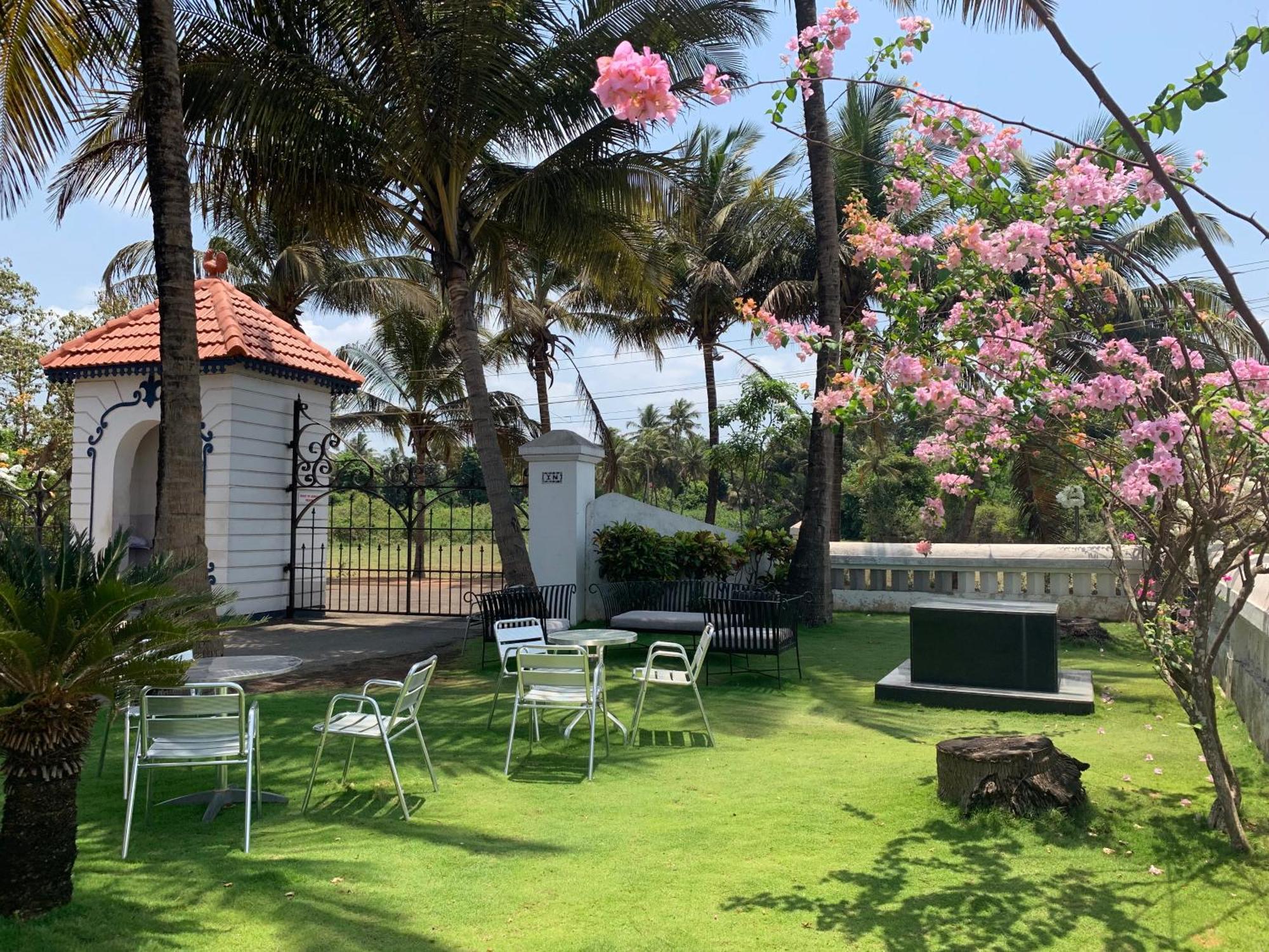 Elegance By The Beach Goa Benaulim Exteriör bild